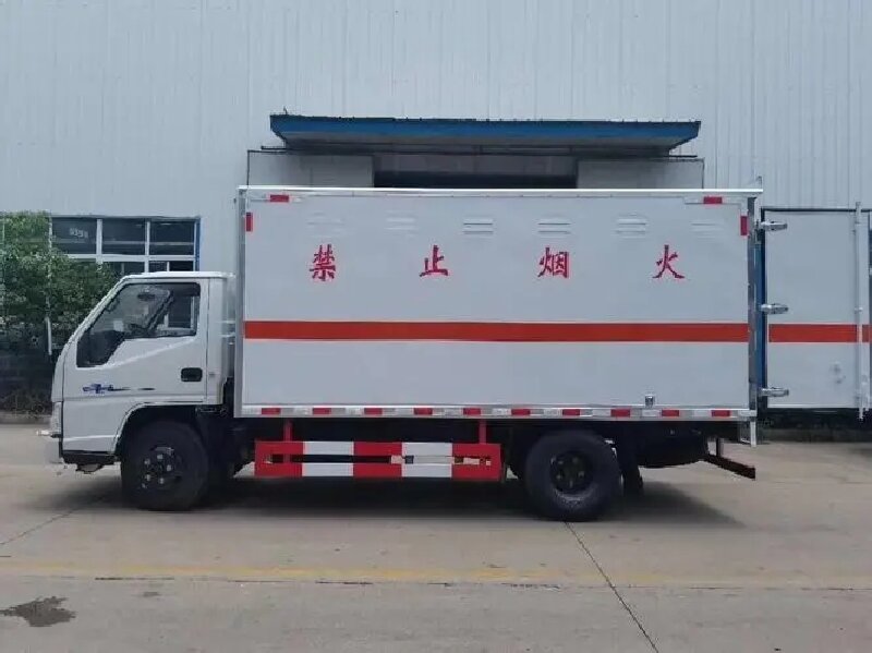 成都到岑溪危險(xiǎn)品運(yùn)輸