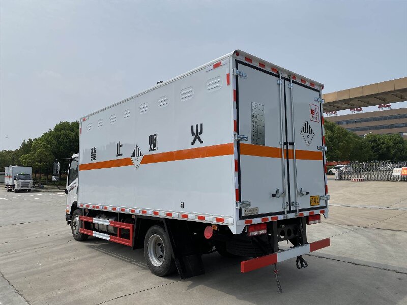 成都到凱里危險品運輸